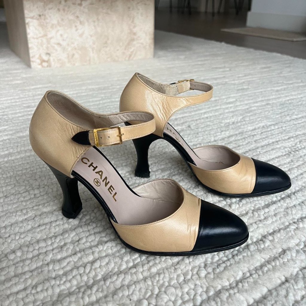 Chanel Vintage Dorsay Pumps From The 2000s